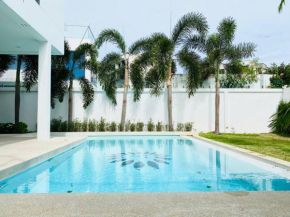 TagVilla Palm Spring Villa in Pattaya 06 Bedroom